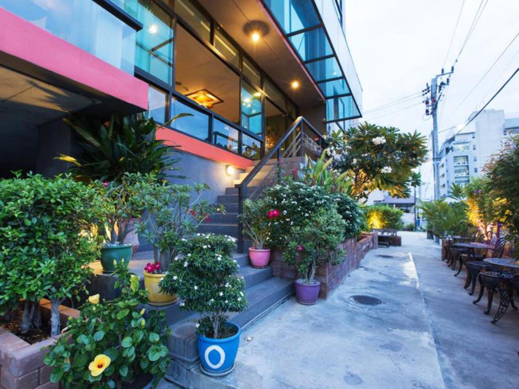 B2 Bangkok - Srinakarin Hotel Екстериор снимка